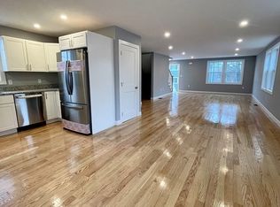 26 Pine Hill St, Lowell, MA 01852