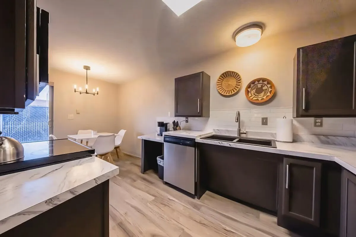 1 bed, 1.0 bath, 760 sqft, $1,650 — Photo 2