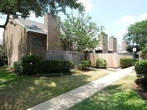 3rd image of 2839 Panagard Dr #39