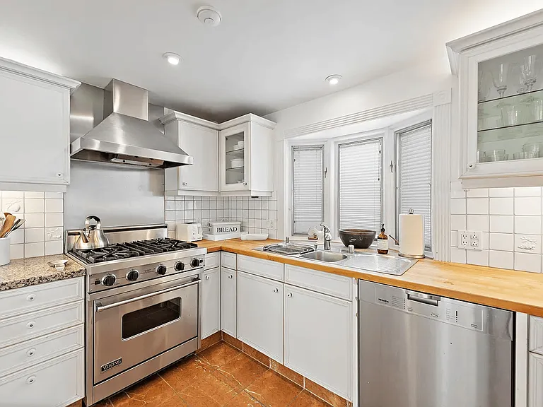 129 McAulay Pl — Photo 30