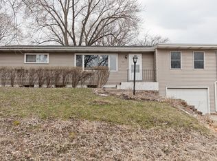 216 26th St NW, Cedar Rapids, IA 52405