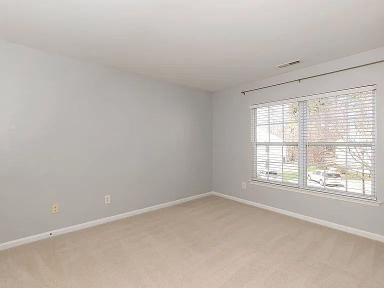 4254 Vienna Crest Dr — Photo 16