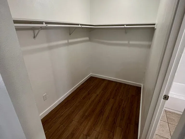 24 Flats Apartments — Photo 14