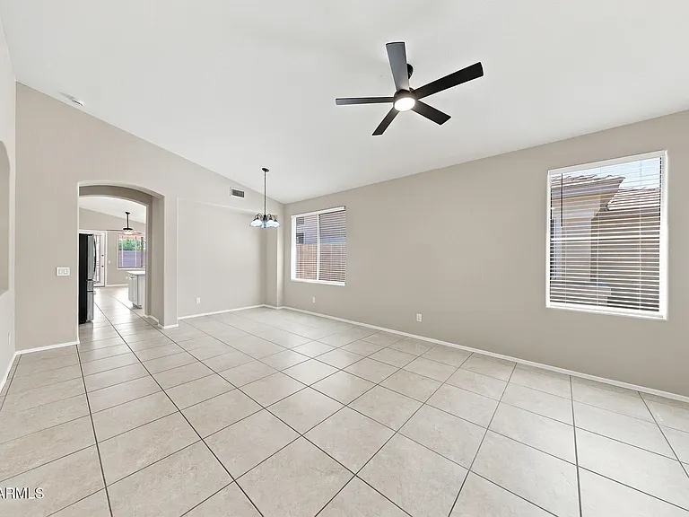 1402 E Shannon St — Photo 3