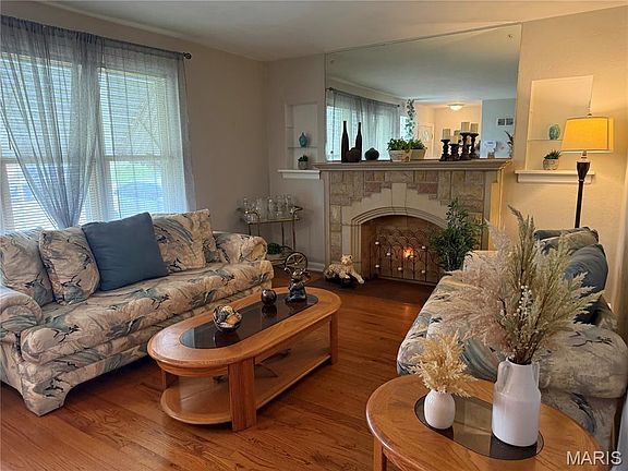 3rd image of 8805 Greenbrook Dr