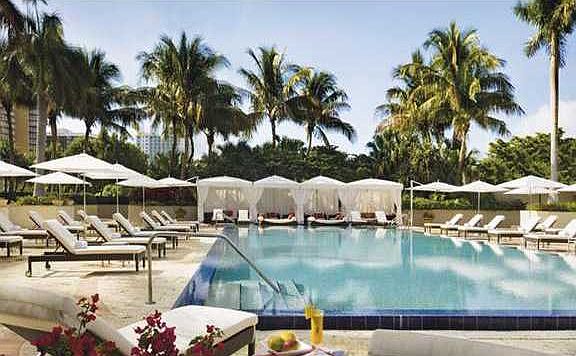4th image of 4391 Collins Ave #1915