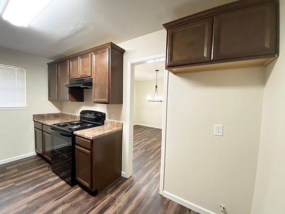 Kitchen access to dining room
