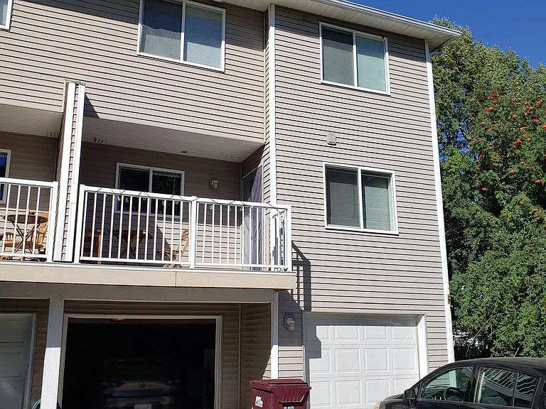 550 SW Fountain St #B — Photo 11