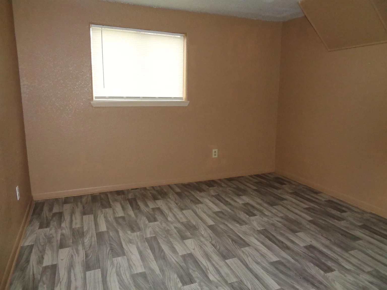 310 South Avenue D - 1 — Photo 3