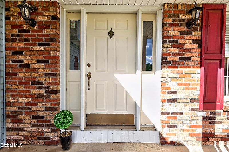 4th image of 282 Hays Road