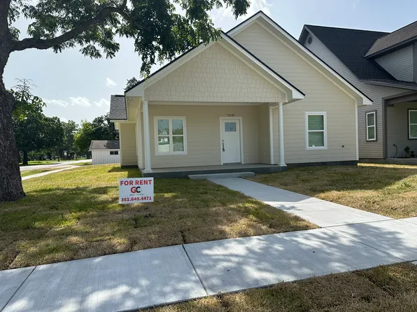 1210 N Glass St, Victoria, TX 77901