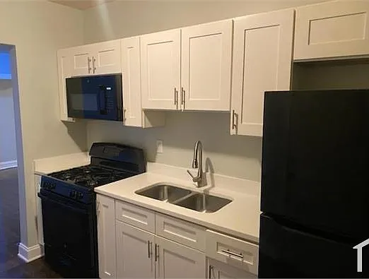 3105 W 64th St #1 — Photo 3