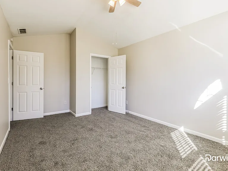 5521 Village Trce — Photo 10