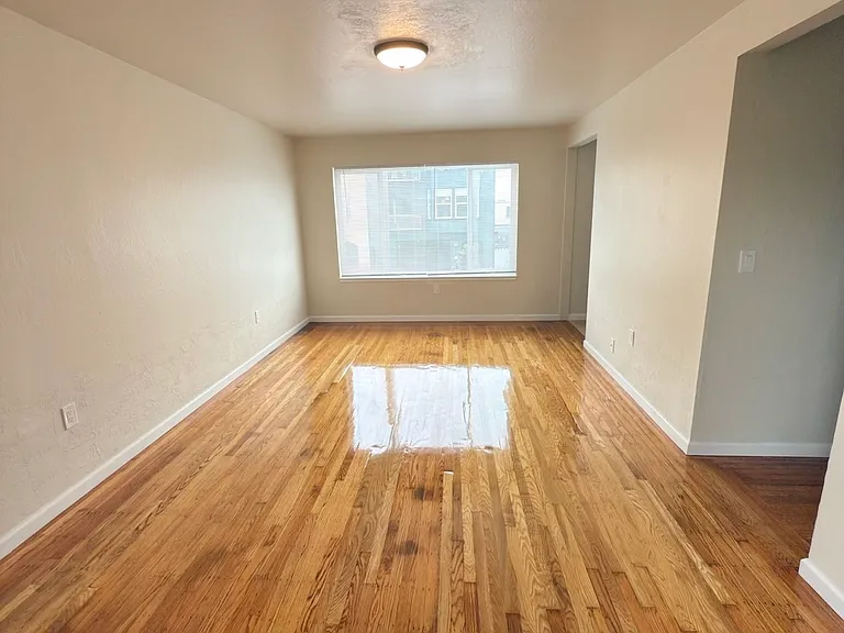 4211 Moraga St #21 — Photo 1
