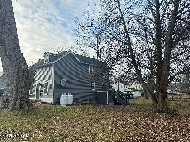 3rd image of 8 Troy Street