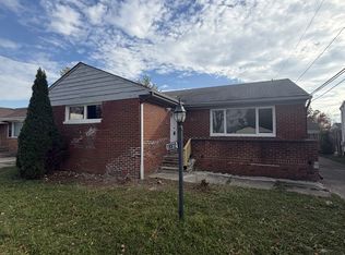 18612 Restor Ave, Cleveland, OH 44122