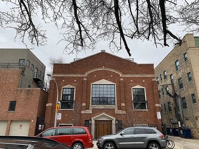 3142 N Racine — Photo 2