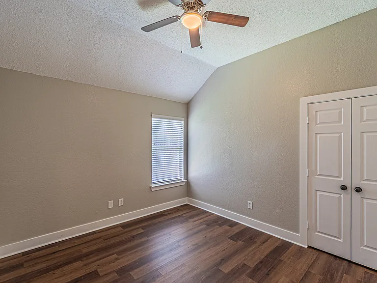 7624 Vista Creek Ln — Photo 8