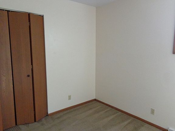 3rd image of 1625 Hans St