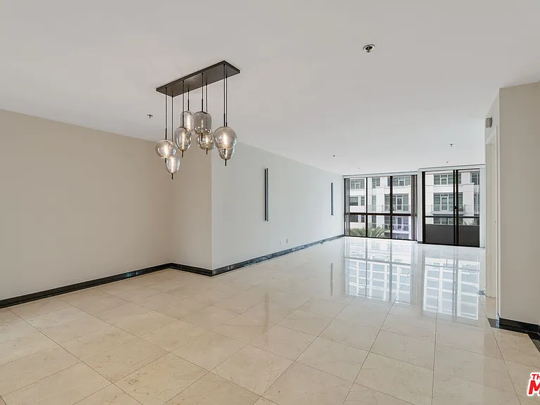 10660 Wilshire Blvd #703 — Photo 4