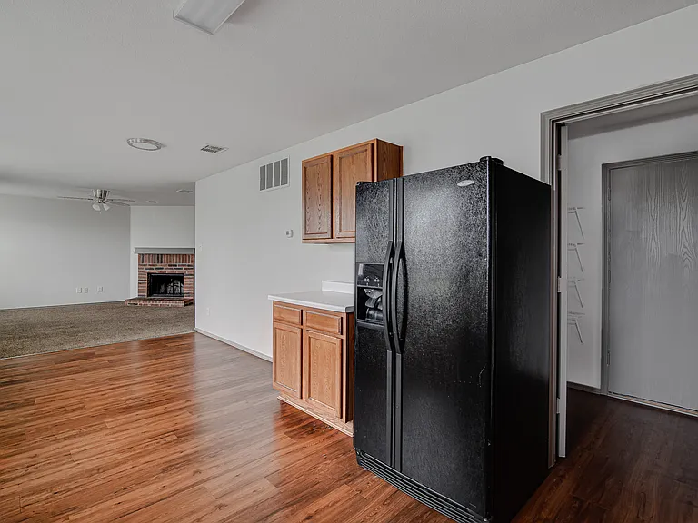 1420 Krista Dr — Photo 12