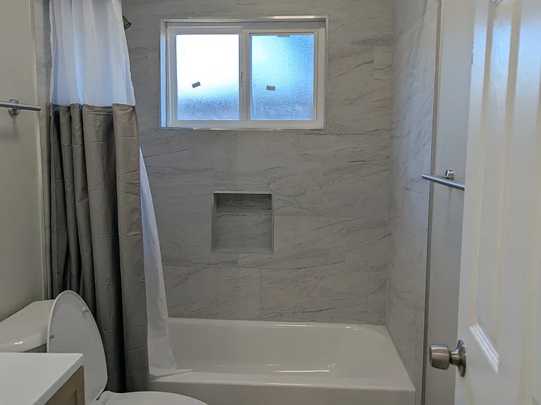 19118 Meekland Ave #B — Photo 21