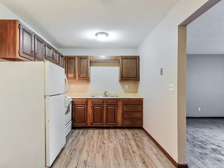 Foot Lake Apartments — Photo 25