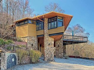 31 Lovers Ln, Sky Valley, GA 30537