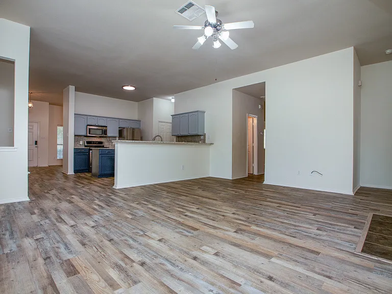 9900 Northgate Dr — Photo 3