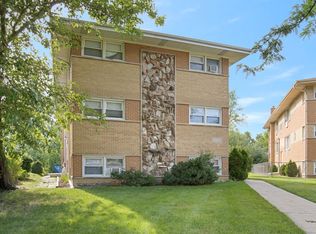 320 W Lincoln Ct #2, Addison, IL 60101