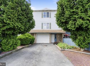 157 Victoria Arms Cir #10, Kunkletown, PA 18058