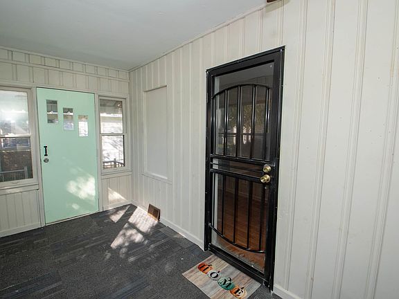 3rd image of 720 W Marion St