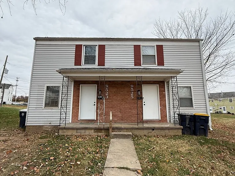 9523-9525 Charlotte St — Photo 1