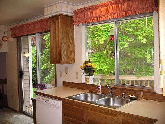 Sunny Kitchen