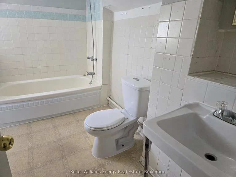 86 Brock St E #3 — Photo 8