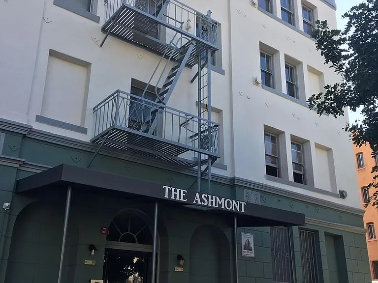Ashmont Apartments...Art Deco Building...Newly Remodeled Apartments...CALL NOW! — Photo 4