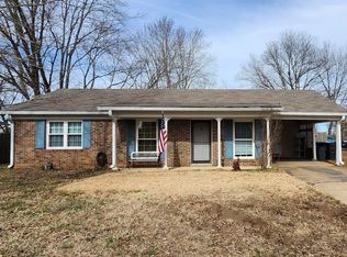 209 Tulip St, Henderson, TN 38340