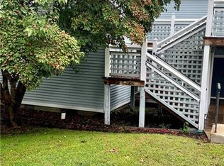 1621 Old Pond Ln #1621, Norwich, CT 06360