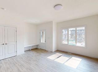 1272 Keswick Dr SW, Edmonton, AB T6W 4T4