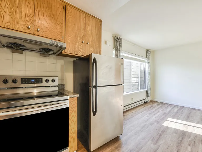 32nd Ave 326 — Photo 7