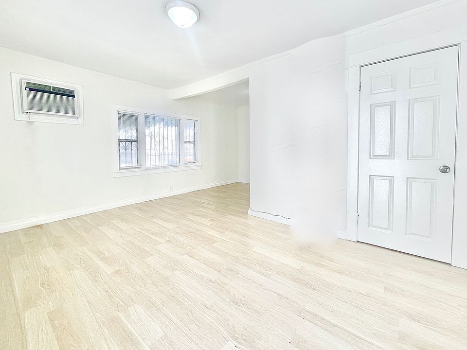 1st image of 1020 E 75th St #1028