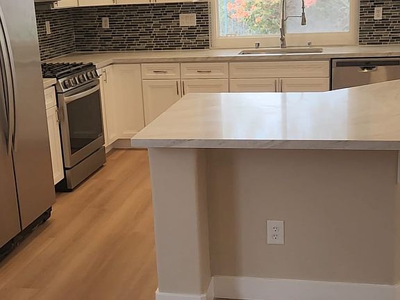 5th image of 3260 W Canyon Ave