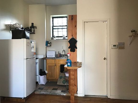 2nd image of 153 Boerum St APT 3