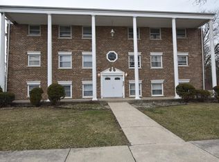 4052 Charleston Rd APT 2E, Matteson, IL 60443