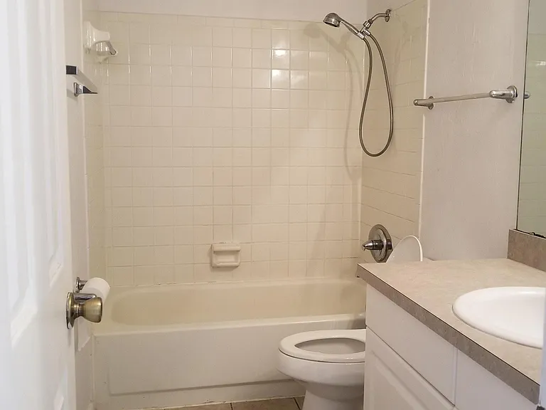 501 SW 75th St #H2 — Photo 21