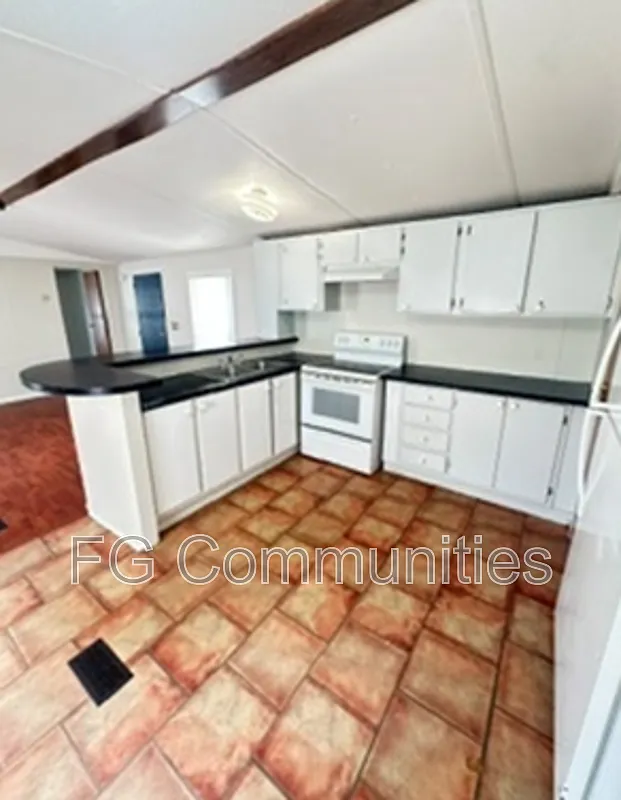 3 bed, 2.0 bath, $1,500 — Photo 2