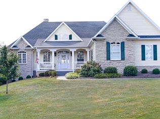 6020 McCowans Ferry Rd, Versailles, KY 40383