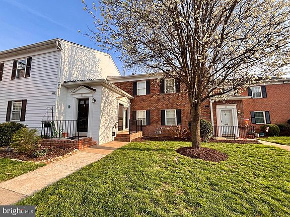 2nd image of 33 Waterfall Rd