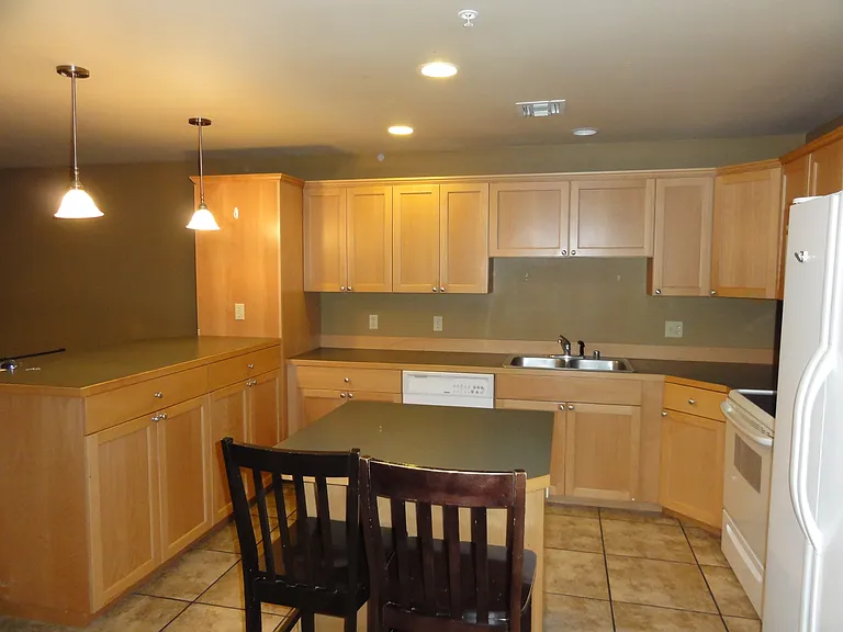 315 E Main St — Photo 8