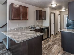 5300 S Graystone Ave, Sioux Falls, SD 57108